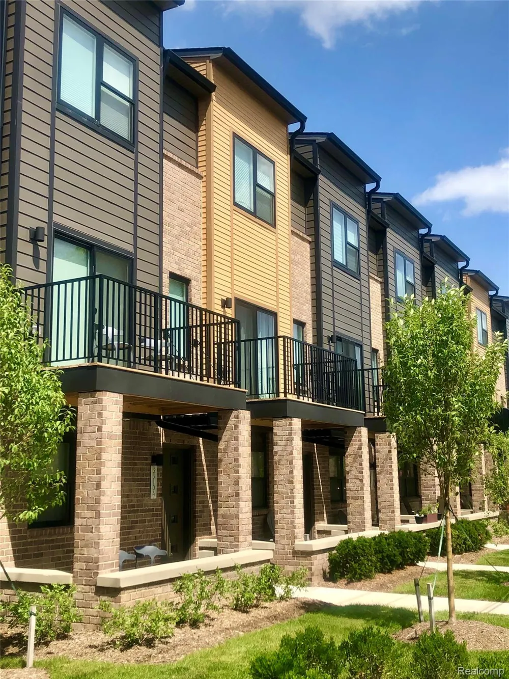 23611 Trailview Lane #32 Farmington City, MI 48336