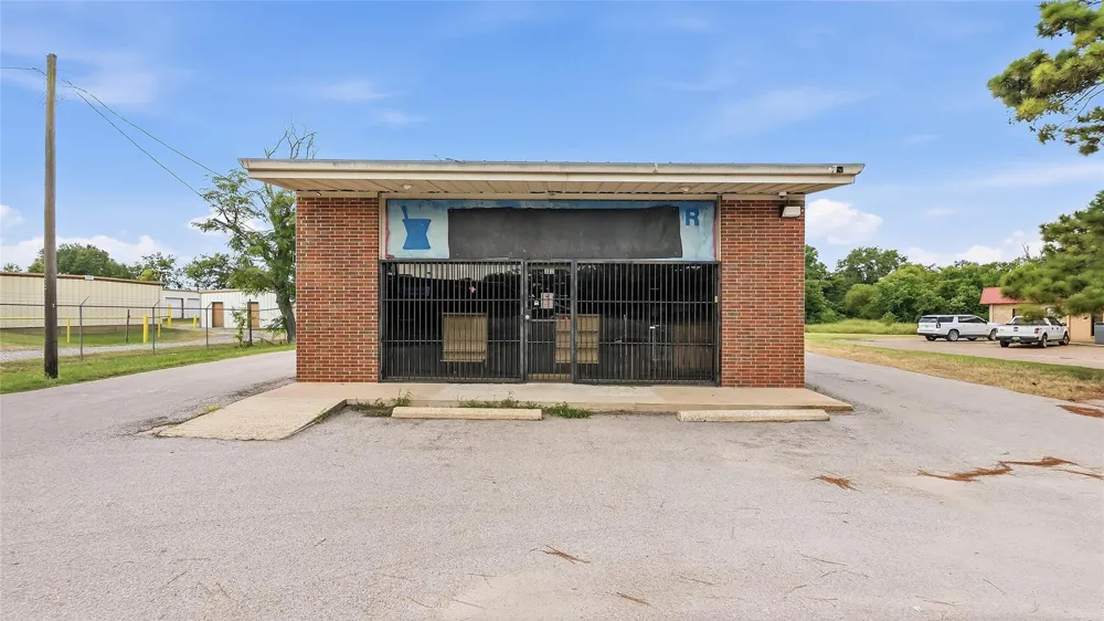 810 S State Street Madisonville, TX 77864