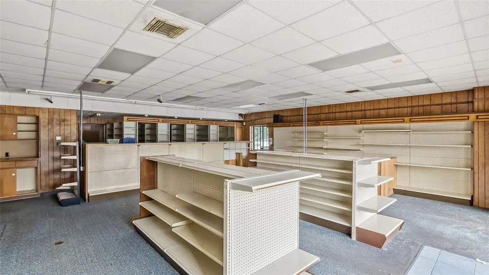 810 S State Street Madisonville, TX 77864