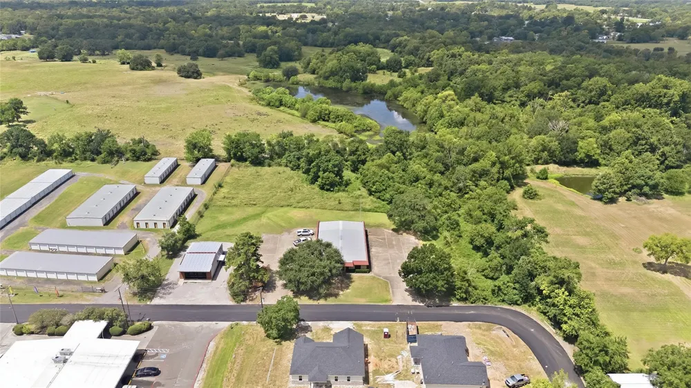 810 S State Street Madisonville, TX 77864