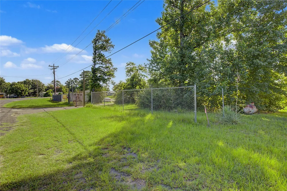 776 Yaupon Cove Drive Onalaska, TX 77360