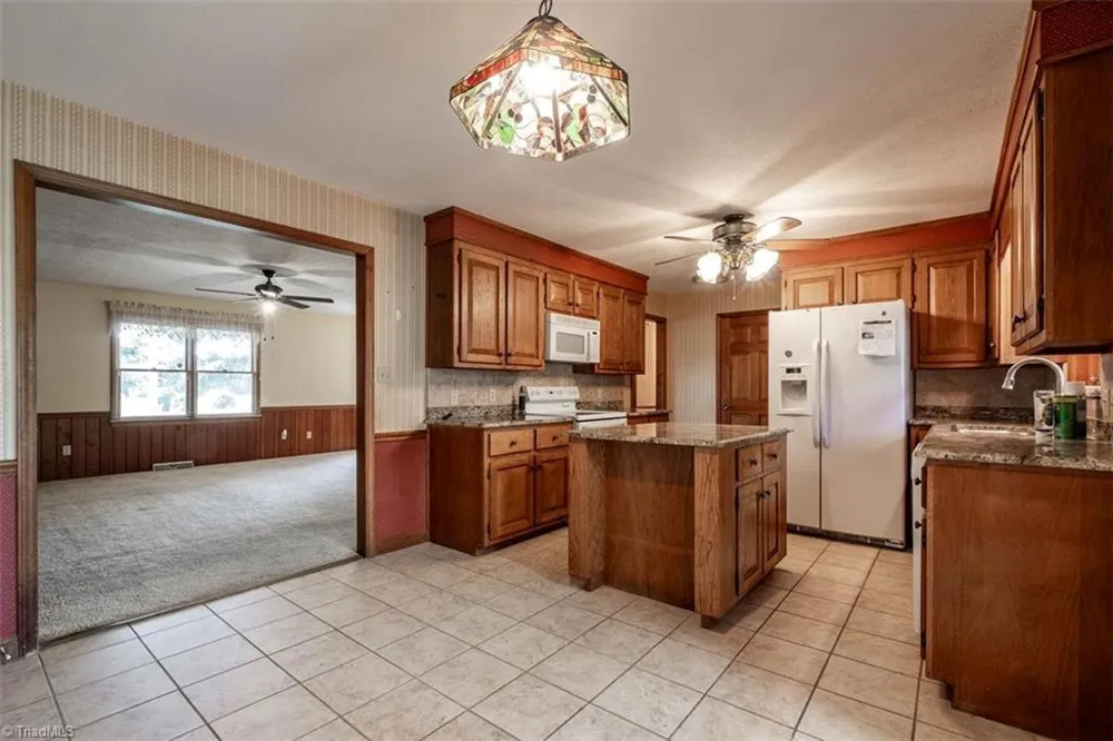 173 Old Meadowbrook Lane Elkin, NC 28621