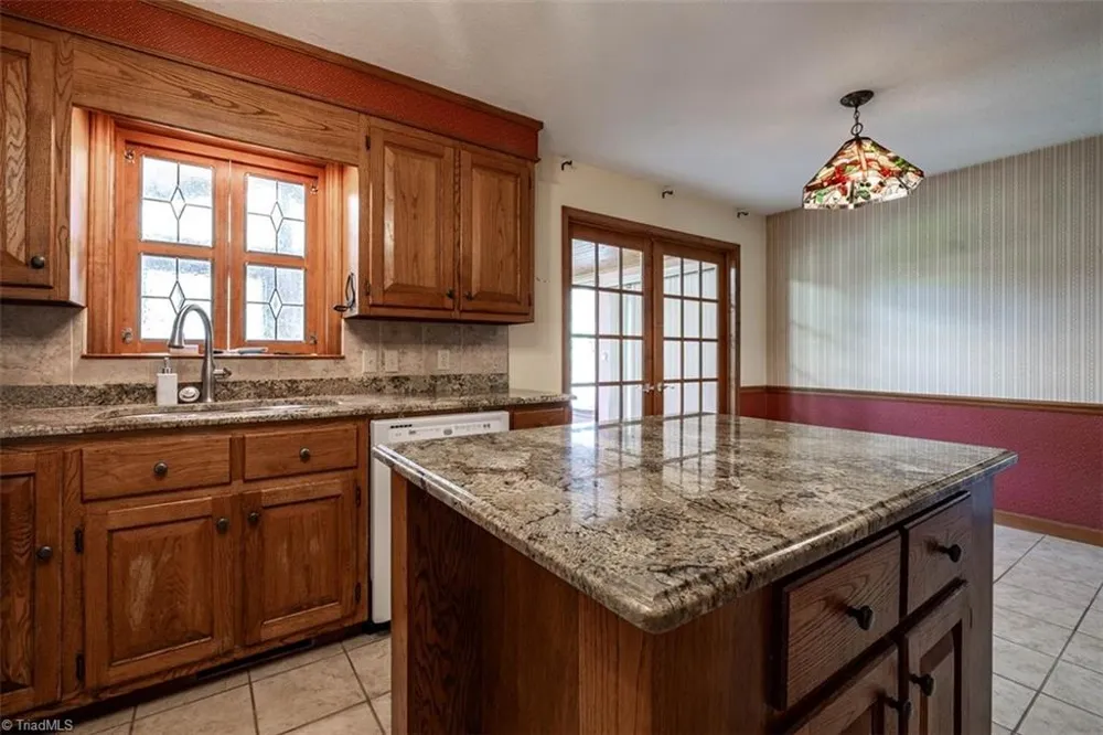 173 Old Meadowbrook Lane Elkin, NC 28621