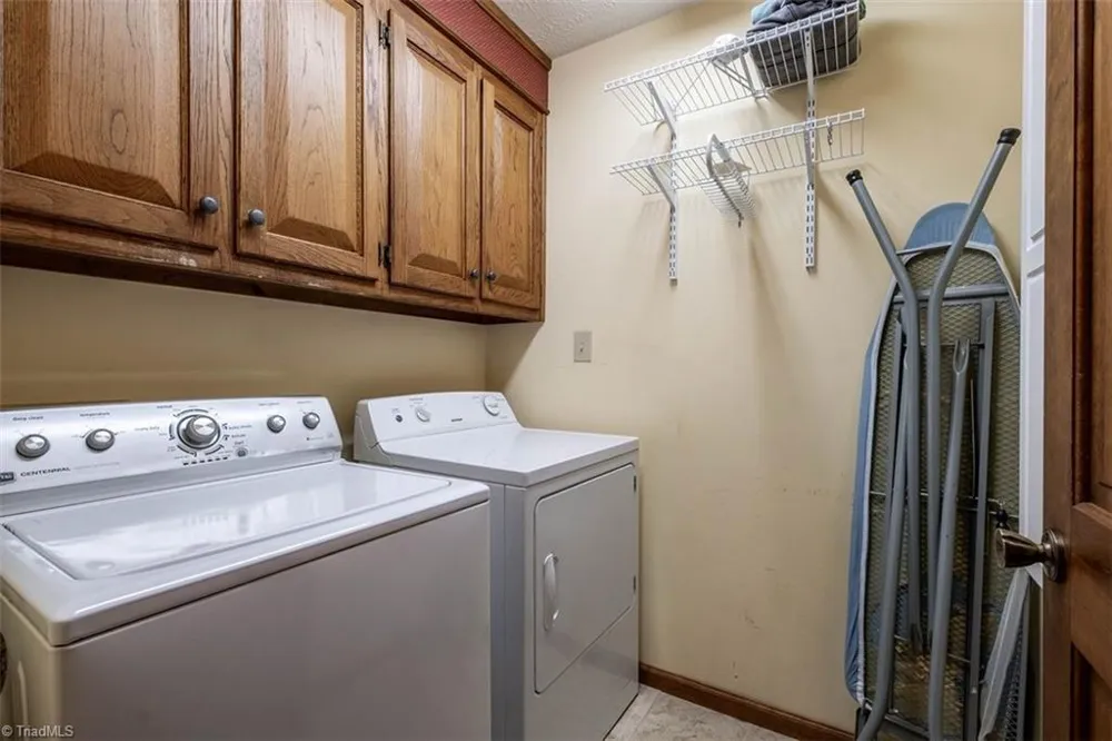 173 Old Meadowbrook Lane Elkin, NC 28621