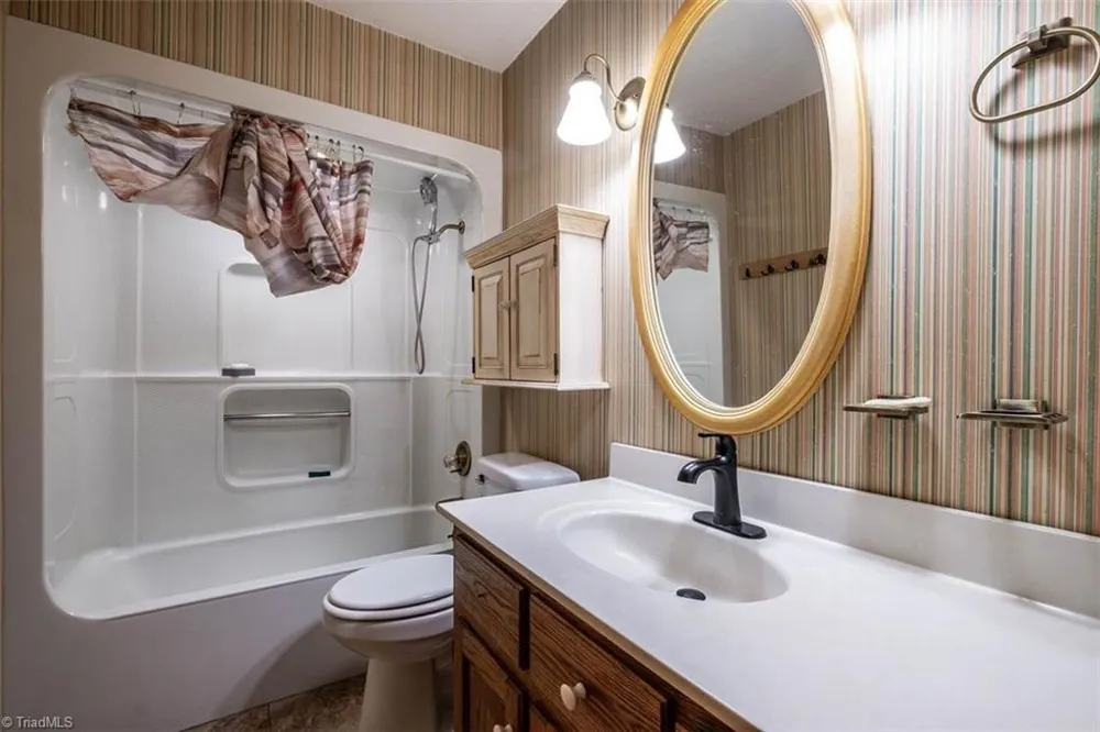 173 Old Meadowbrook Lane Elkin, NC 28621