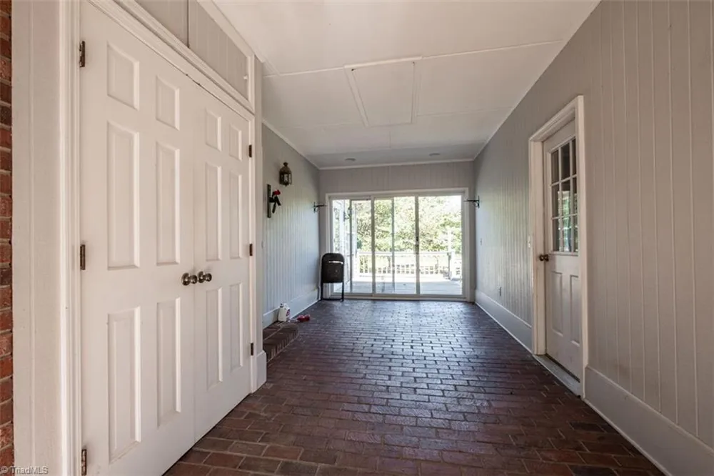 173 Old Meadowbrook Lane Elkin, NC 28621
