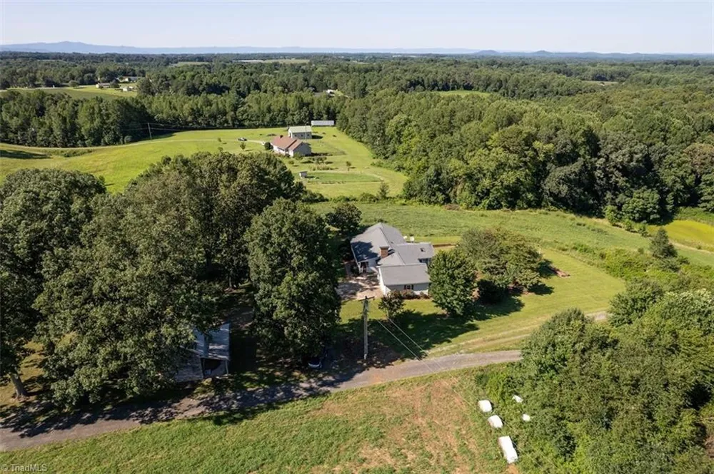 173 Old Meadowbrook Lane Elkin, NC 28621