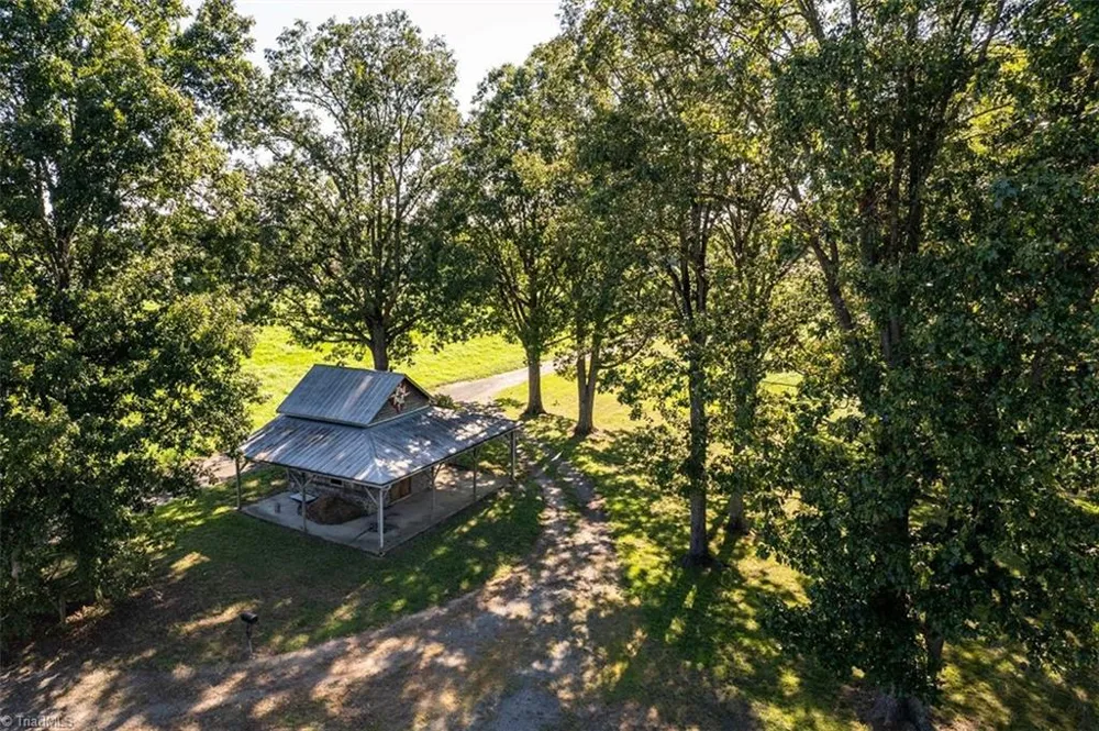 173 Old Meadowbrook Lane Elkin, NC 28621