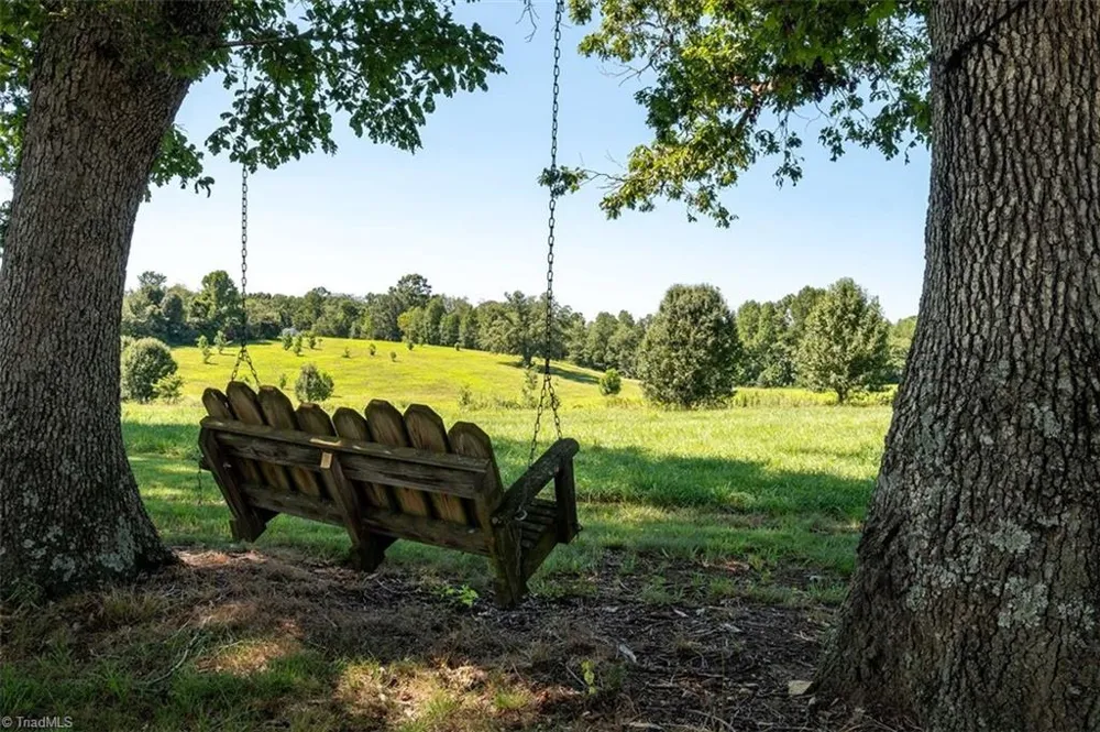 173 Old Meadowbrook Lane Elkin, NC 28621