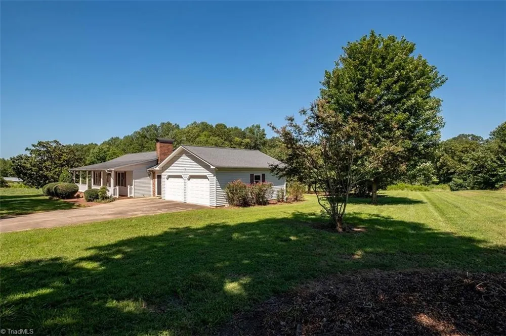 173 Old Meadowbrook Lane Elkin, NC 28621