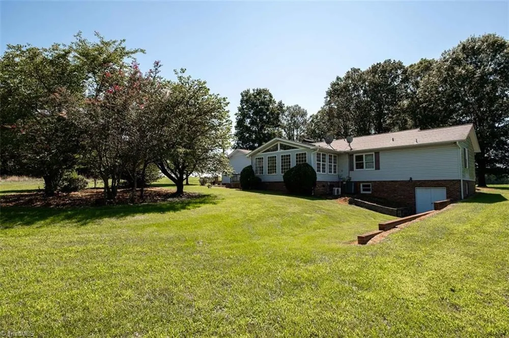 173 Old Meadowbrook Lane Elkin, NC 28621