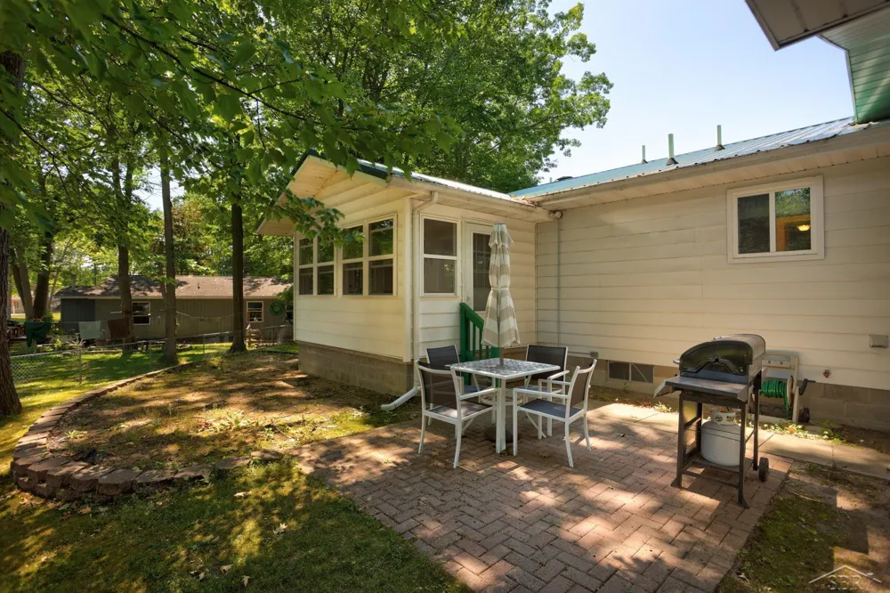 110 Chippewa Trail Denton Township, MI 48651