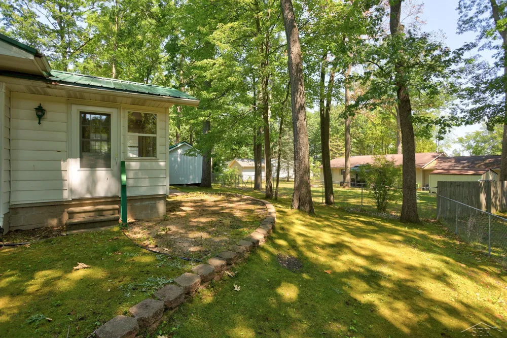 110 Chippewa Trail Denton Township, MI 48651
