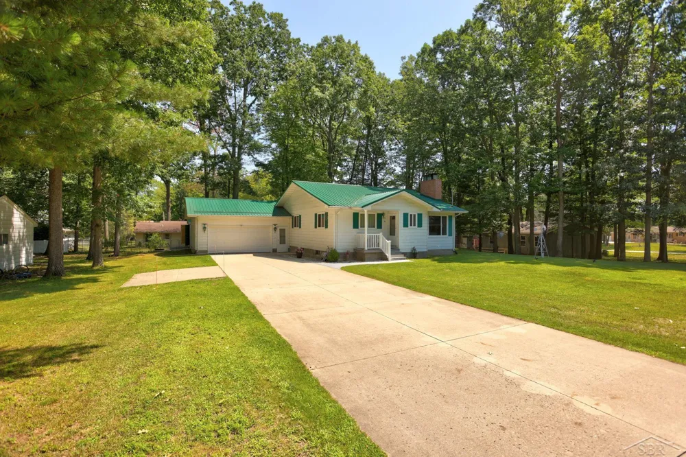 110 Chippewa Trail Denton Township, MI 48651