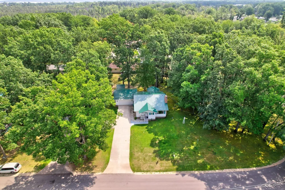 110 Chippewa Trail Denton Township, MI 48651