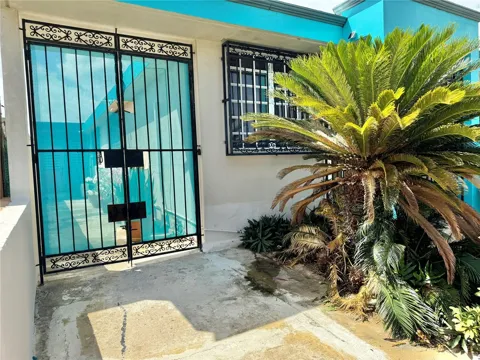 PASEO MAGDALENA ST. URB. LEVITTOWN LAKES #11-AK