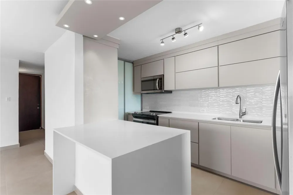 4 GENERALIFE SAN PATRICIO AVENUE #1504 Guaynabo, PR 00966