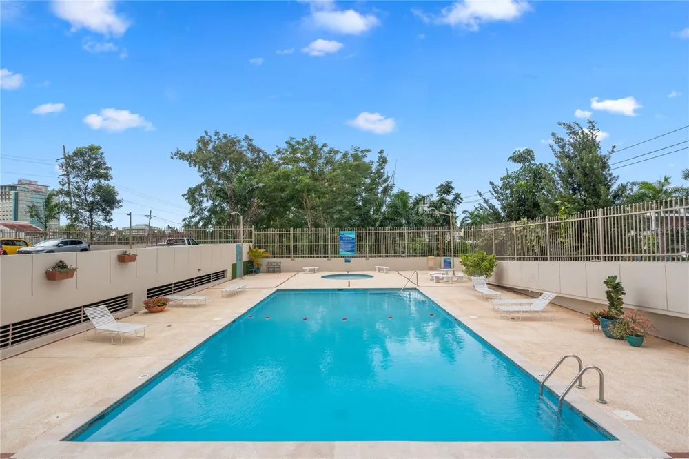 4 GENERALIFE SAN PATRICIO AVENUE #1504 Guaynabo, PR 00966