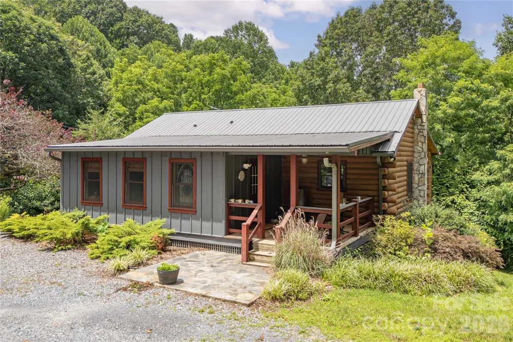 47 Buchanan Lane Canton, NC 28716