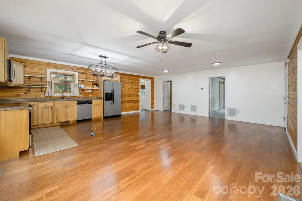 47 Buchanan Lane Canton, NC 28716