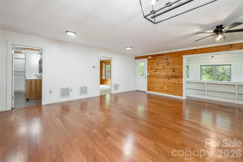 47 Buchanan Lane Canton, NC 28716