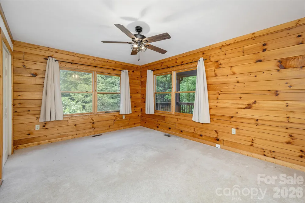 47 Buchanan Lane Canton, NC 28716