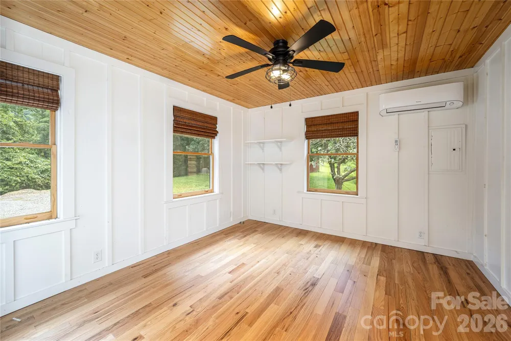 47 Buchanan Lane Canton, NC 28716