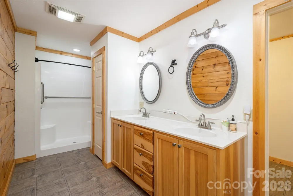 47 Buchanan Lane Canton, NC 28716