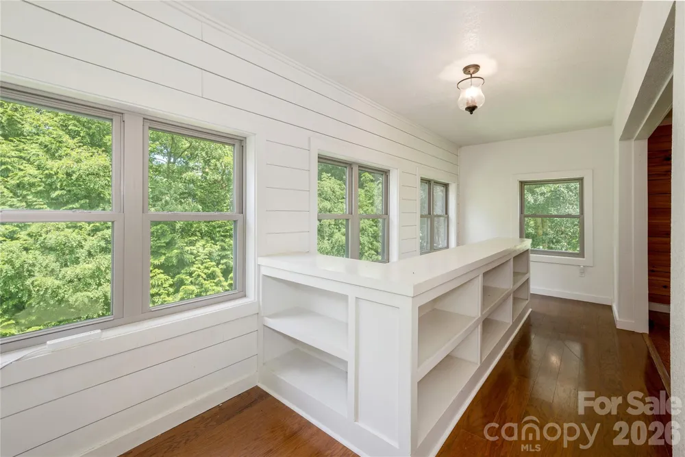 47 Buchanan Lane Canton, NC 28716