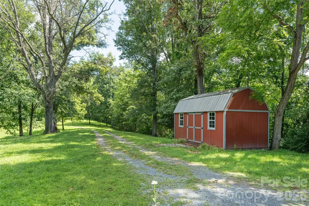 47 Buchanan Lane Canton, NC 28716