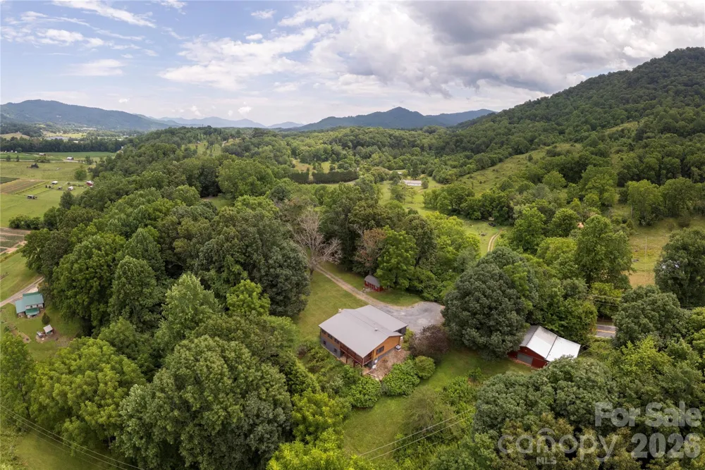 47 Buchanan Lane Canton, NC 28716