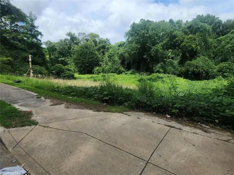 2233 Macon Drive SW