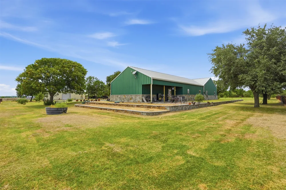 8165 Jackson Road Krum, TX 76249