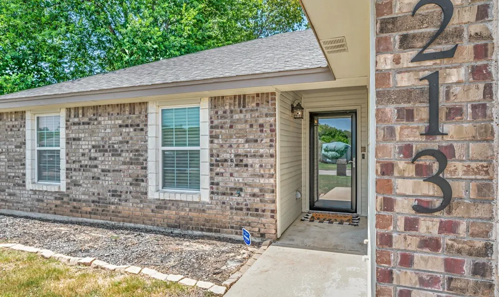 213 Woodlands Boulevard Bellmead, TX 76705