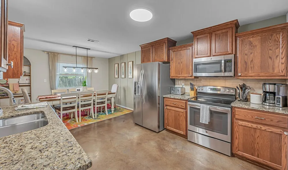 213 Woodlands Boulevard Bellmead, TX 76705