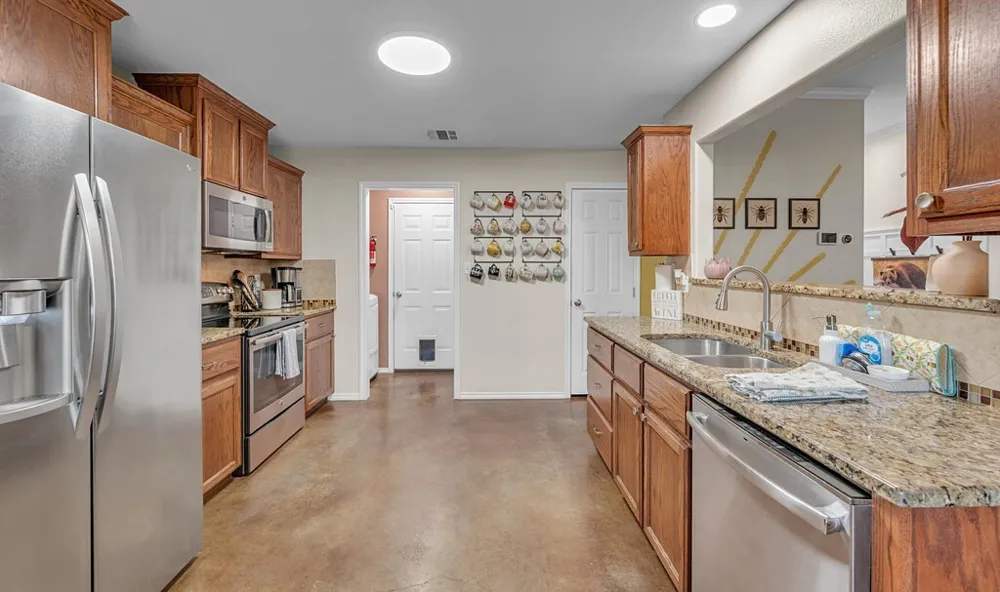 213 Woodlands Boulevard Bellmead, TX 76705