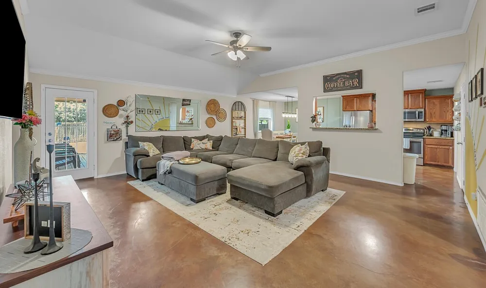213 Woodlands Boulevard Bellmead, TX 76705