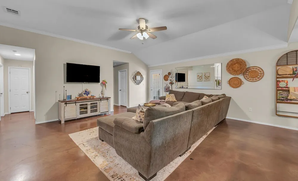 213 Woodlands Boulevard Bellmead, TX 76705