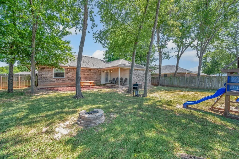 213 Woodlands Boulevard Bellmead, TX 76705
