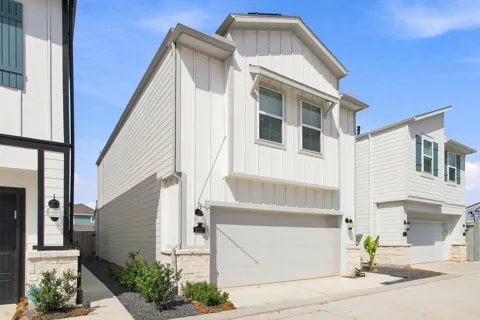 2186 Shady Pier Drive