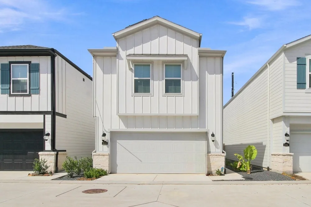 2186 Shady Pier Drive Kemah, TX 77565