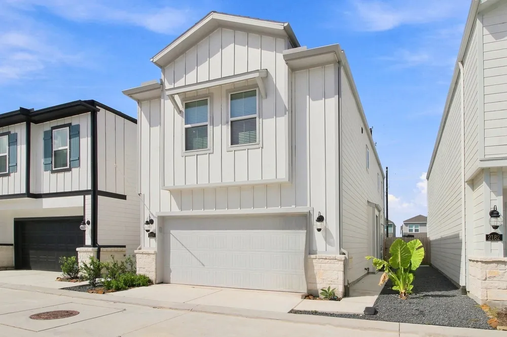 2186 Shady Pier Drive Kemah, TX 77565