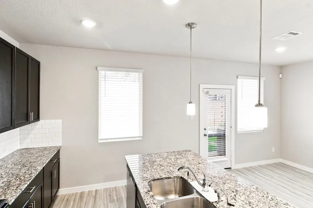 2186 Shady Pier Drive Kemah, TX 77565