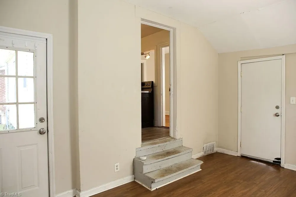 2214 Walker Avenue Greensboro, NC 27403