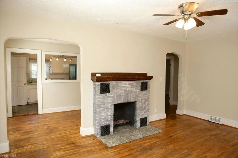 2214 Walker Avenue Greensboro, NC 27403