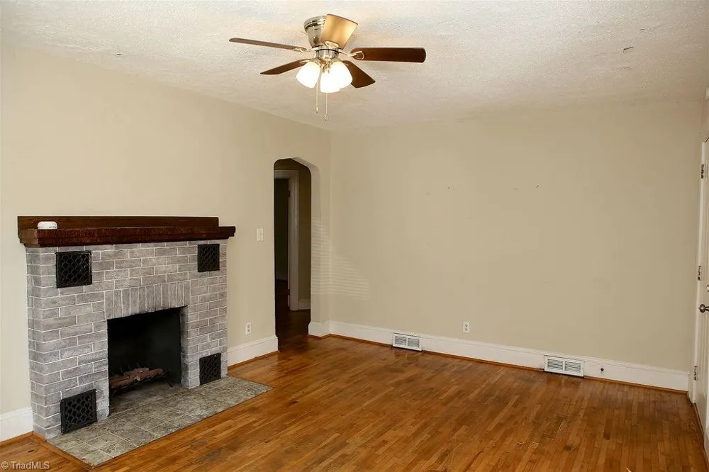 2214 Walker Avenue Greensboro, NC 27403