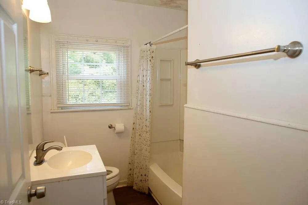 2214 Walker Avenue Greensboro, NC 27403
