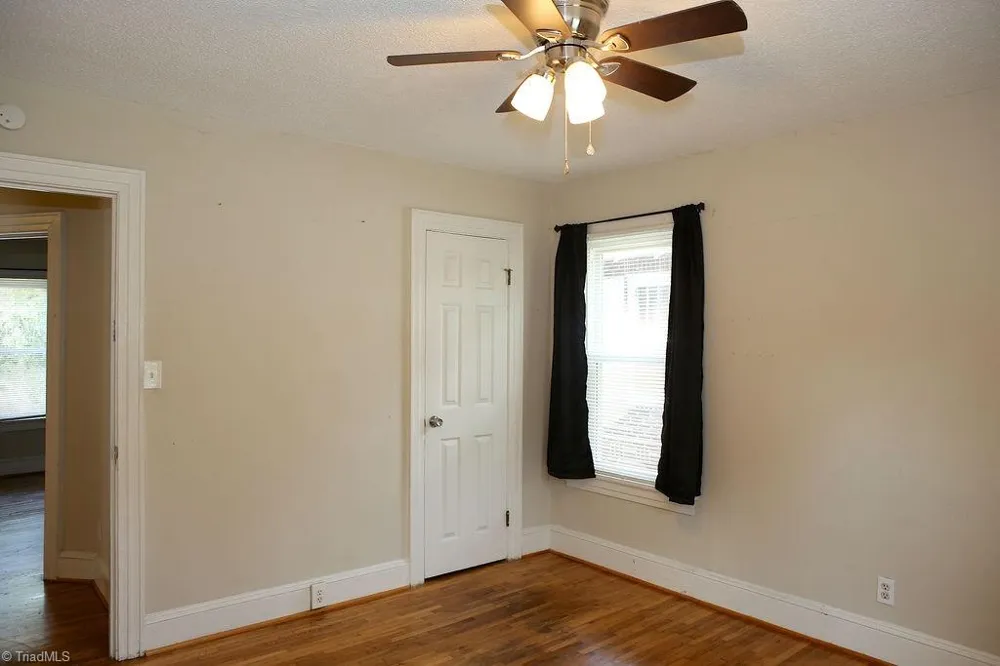 2214 Walker Avenue Greensboro, NC 27403