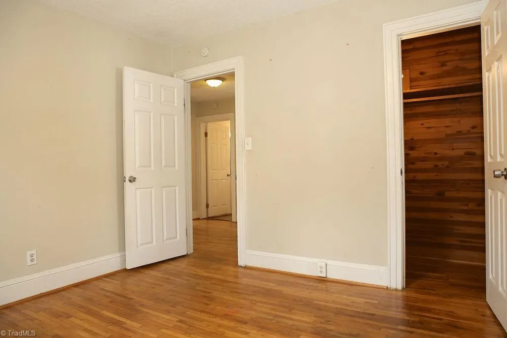 2214 Walker Avenue Greensboro, NC 27403