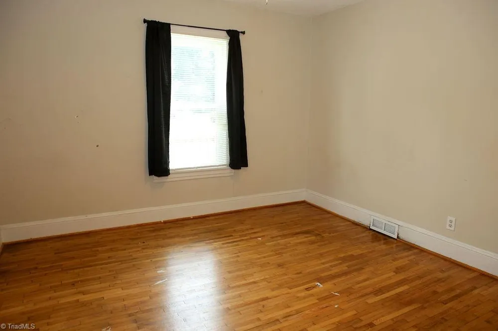 2214 Walker Avenue Greensboro, NC 27403